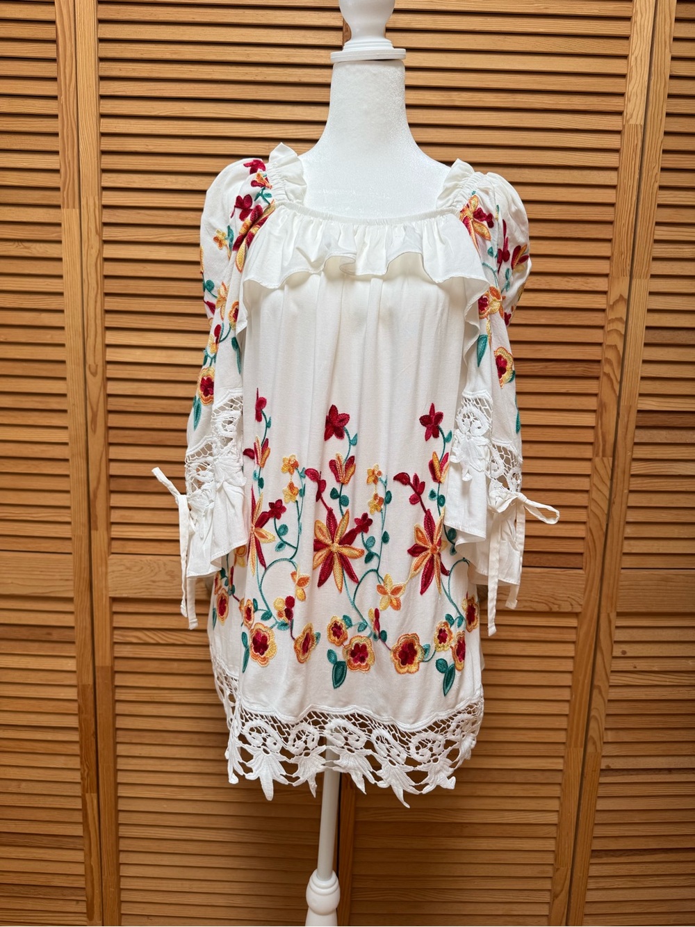 Creaciones Clarita Mexican Embroidered Peasant Blouse Boho Floral Lace Trim L